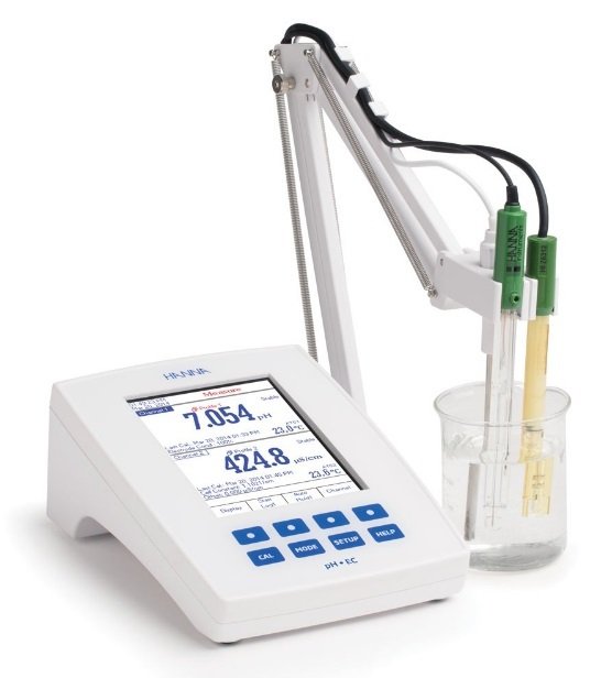 HANNA HI5521-02 Laboratuvar Araştırma Sınıfı Tezgahüstü pH / mV ve EC / TDS / Tuzluluk / Rezistivite Metresi